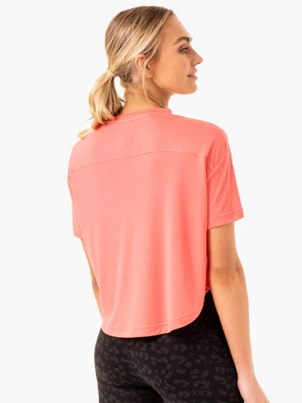 Ultra Scoop T-Shirt - Coral