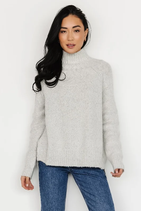 Oaklynn Turtleneck Sweater | Light Gray